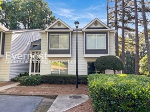 Building Photo - Spacious 2 Bed, 2 Bath Condo with Modern Amenities / No Pets Allowed / Available No!