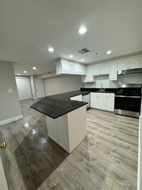 Building Photo - Very spacious and newly renovated 2BR in B...