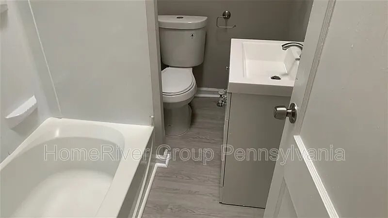 Building Photo - 5853 Webster St