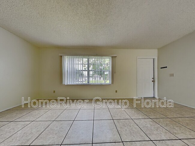 Building Photo - 2250 SE Friendship St