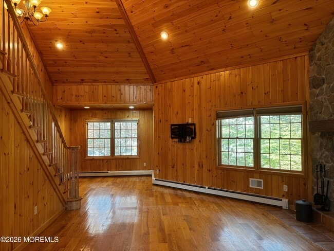 Building Photo - 327 Deerfoot Ln