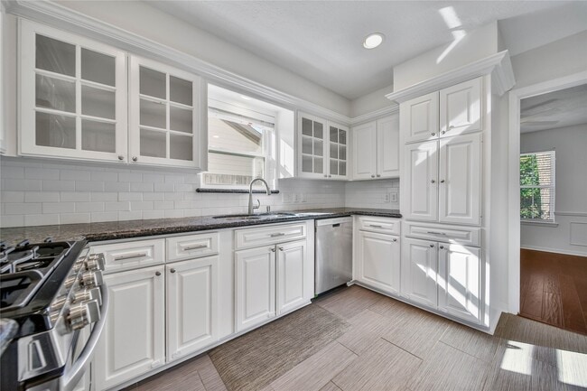 Building Photo - 955 Thornton Rd