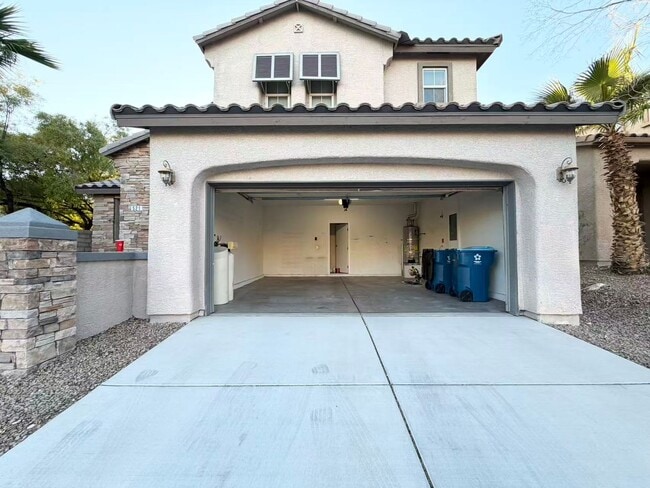Building Photo - Lovely move-in ready Summerlin community with 3 bedrooms and 2.5 baths House