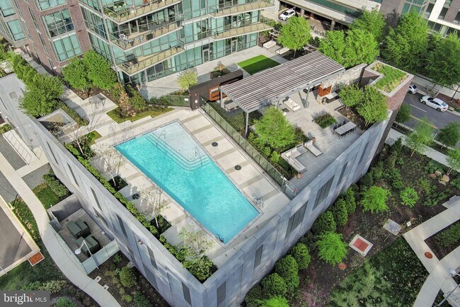 Building Photo - 7887 Jones Branch Dr