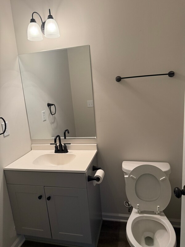 Building Photo - 1215 Collins Dr