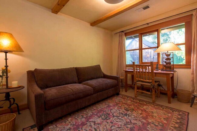 Building Photo - 430 Pratt Ave