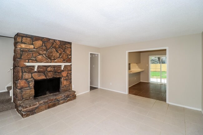 Building Photo - 6230 Sylva Rena Dr