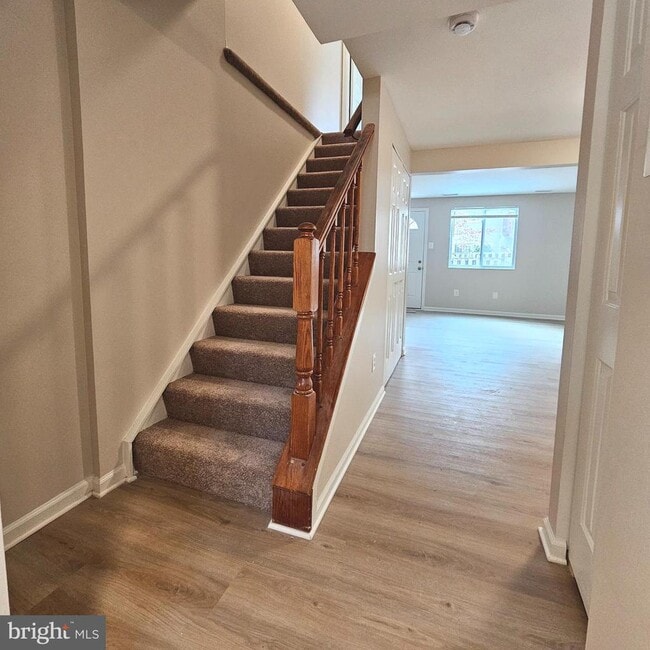 Building Photo - 8473 Aurora Ct