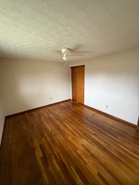 Building Photo - 3402 Beachworth Dr