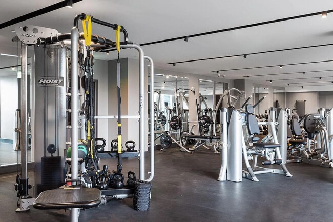 Building Photo - 1000 3rd St