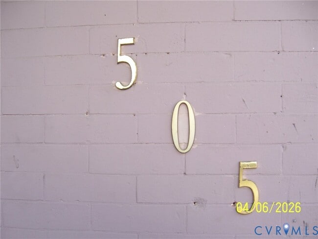 Building Photo - 505 N 1st St