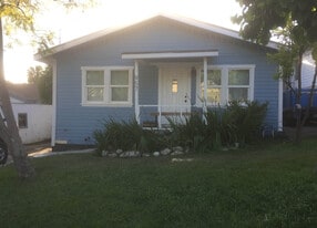 Building Photo - 957 N Avenue 49