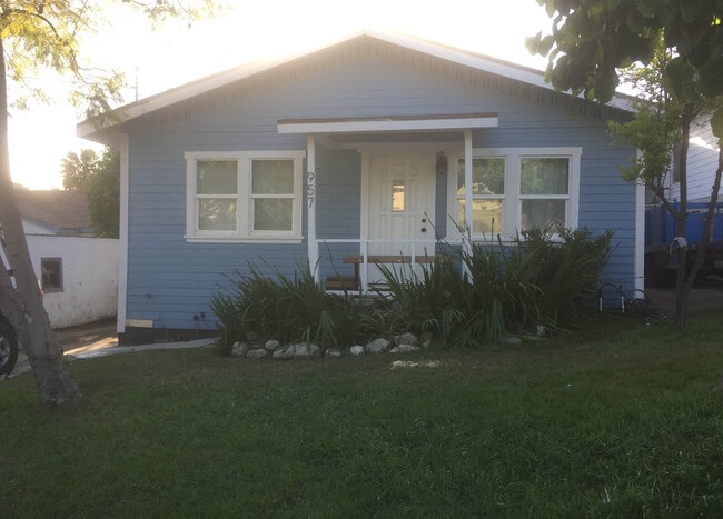 Building Photo - 957 N Avenue 49