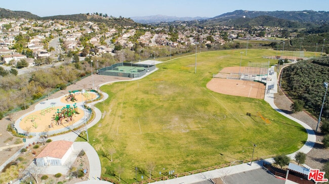 Building Photo - 4566 Via Del Rancho