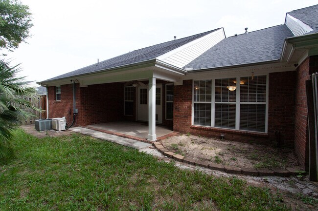 Building Photo - 318 Vanderbilt Dr