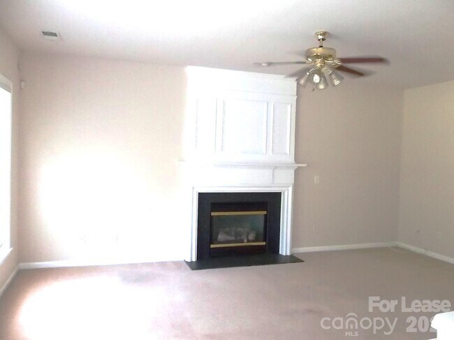 Building Photo - 11120 Maplehurst Dr