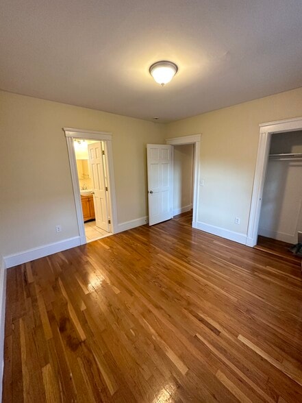 Building Photo - 7 Stedman St