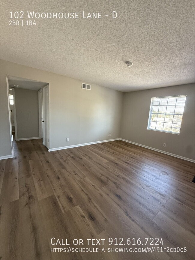 Building Photo - 102 Woodhouse Ln