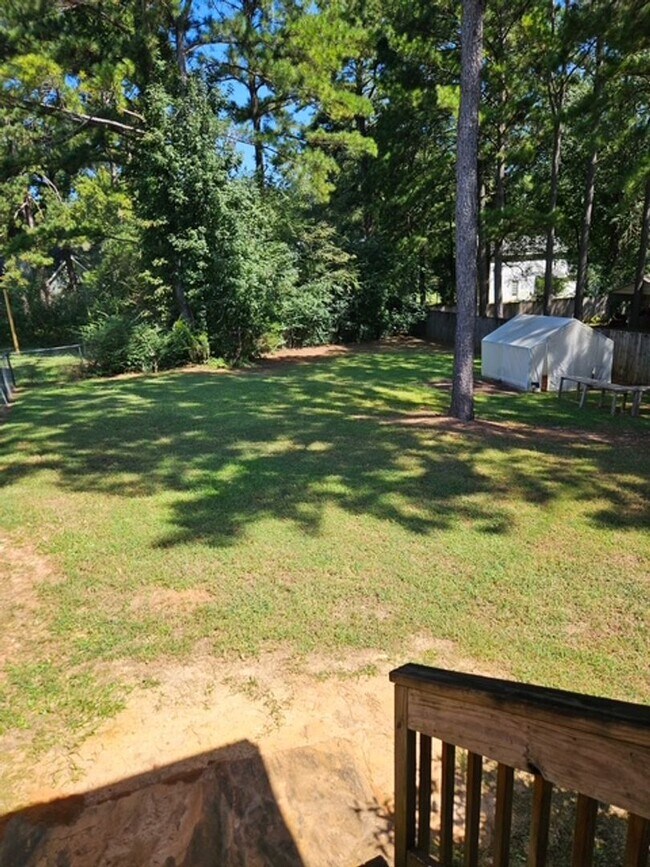 Building Photo - The Perfect Perry Retreat