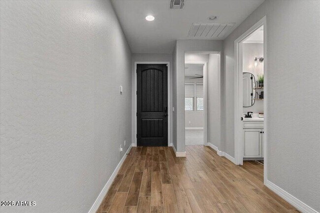 Building Photo - 6432 N 124th Ln