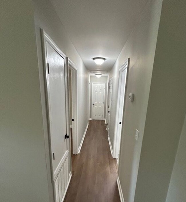 Building Photo - 113 Lowell Dr W