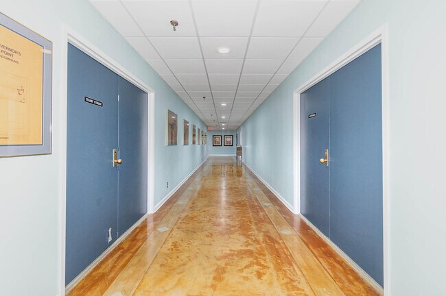 Building Photo - 323 E 2nd St