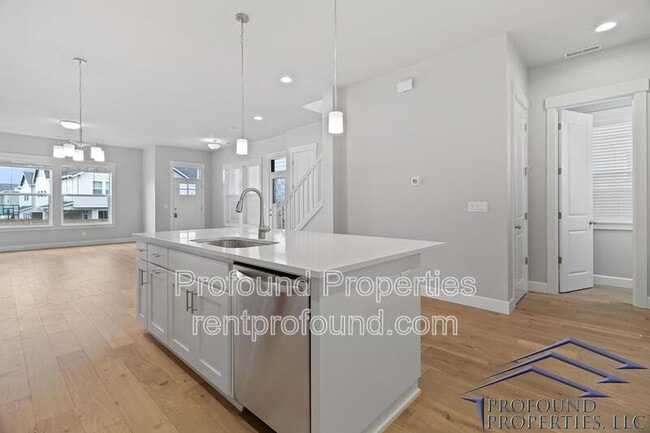 Building Photo - 6843 SE Red Alder St