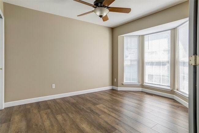 Building Photo - 129 Ft Hancock Cir