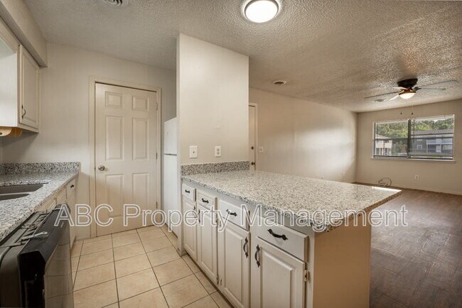 Building Photo - 1603 Juniper Cir