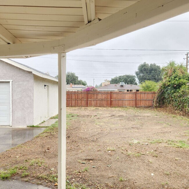 Building Photo - Belle