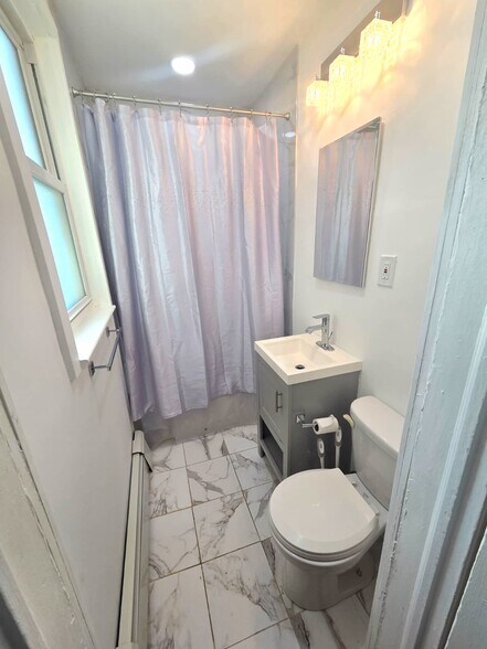 Bathroom 1 - 391 Woodlawn Ave