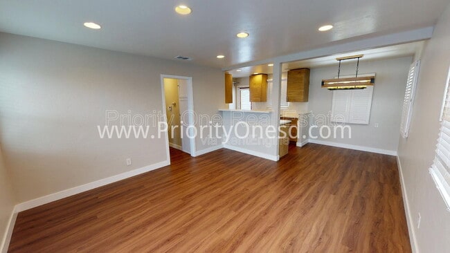 Building Photo - 4766 Bermuda Ave