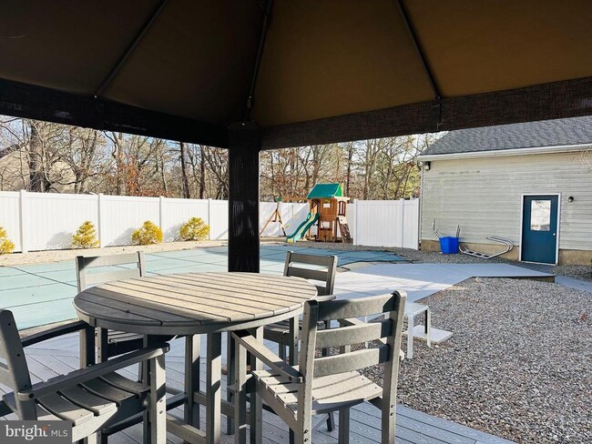 Building Photo - 15 Cherrywood Dr