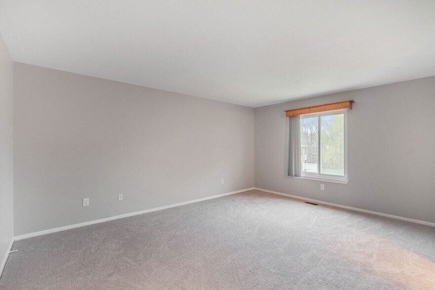 Building Photo - 9527 Greenfield Ct