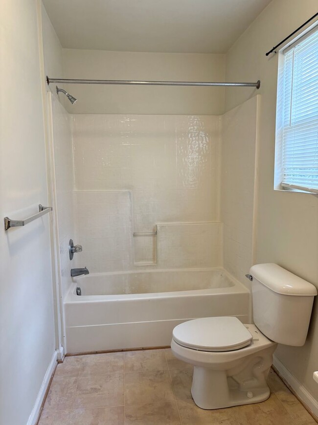 Building Photo - Huntersville