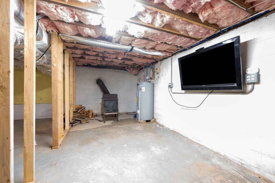 Building Photo - 23 Salem Rd