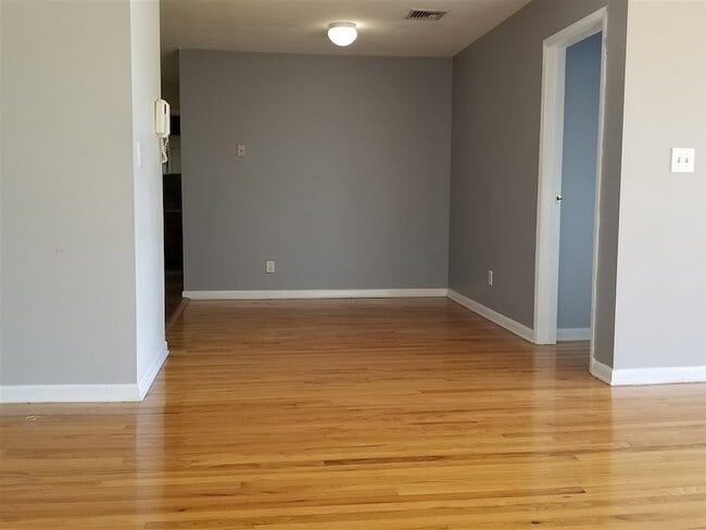 Building Photo - 9055 Palisade Ave