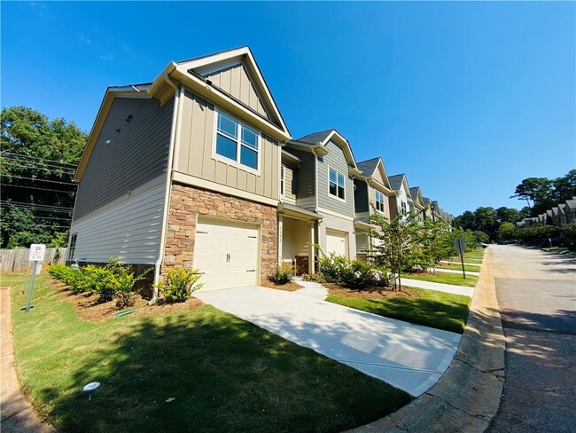 Building Photo - 1089 N Village Dr