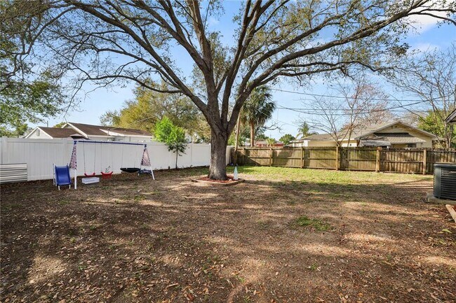 Building Photo - 1250 Mitchell St