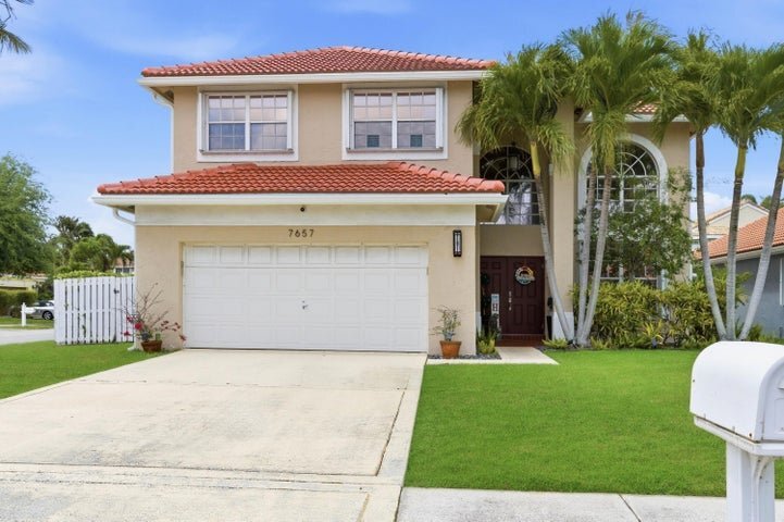 Building Photo - 7657 Thornlee Dr