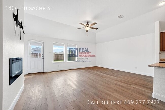 Building Photo - 1804 Huisache St