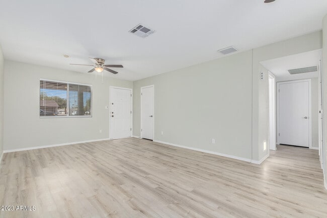 Building Photo - 1512 W Estrella Dr