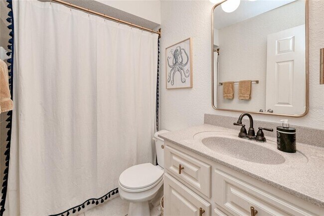 Building Photo - 3021 Palm Dr