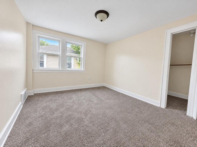 Building Photo - 636 Gridley Ave