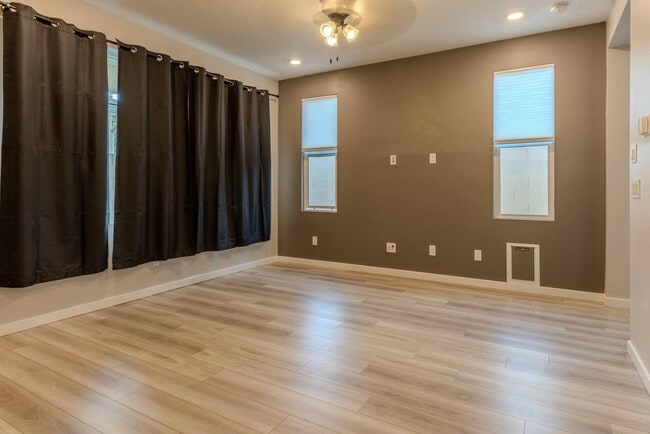 Building Photo - 1111 W. Diamondback Dr.