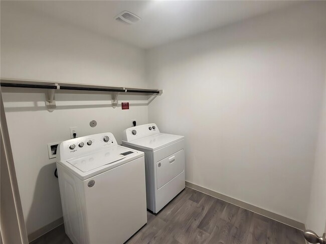 Building Photo - 1719 Maclane Ct