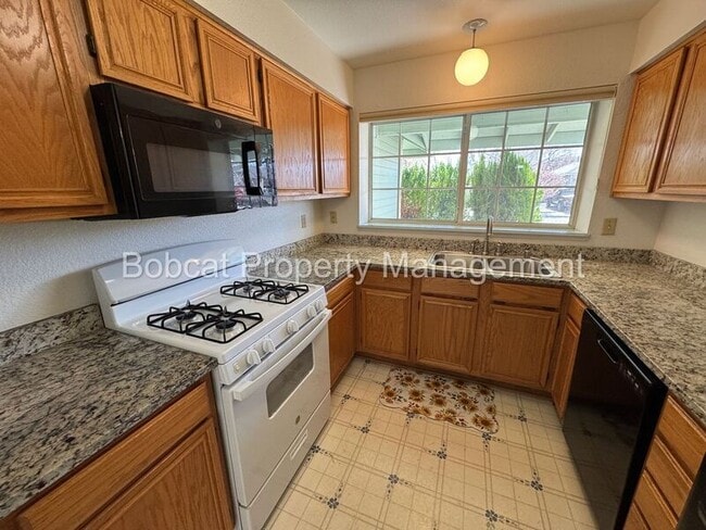 Building Photo - 4098 Quinn Dr