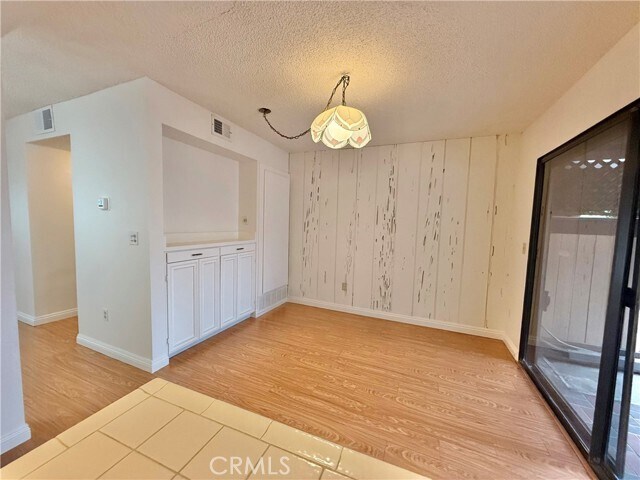 Building Photo - 444 W Huntington Dr