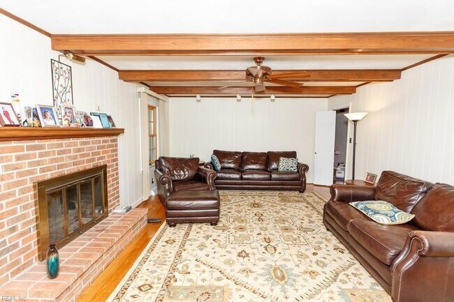 Building Photo - 3617 Hermitage Dr