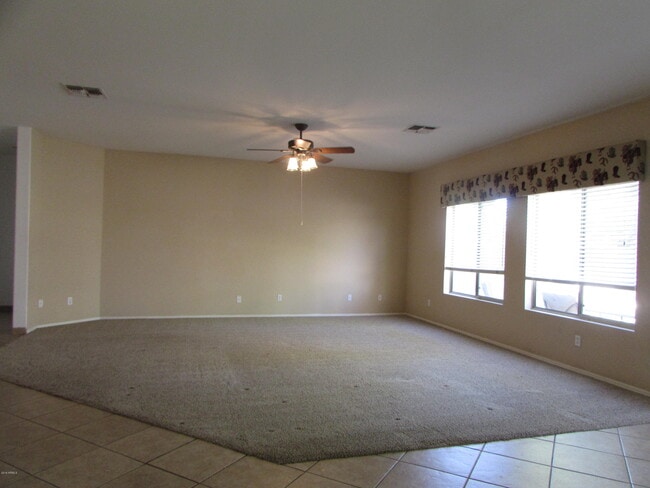 Building Photo - 1042 E Canyon Way